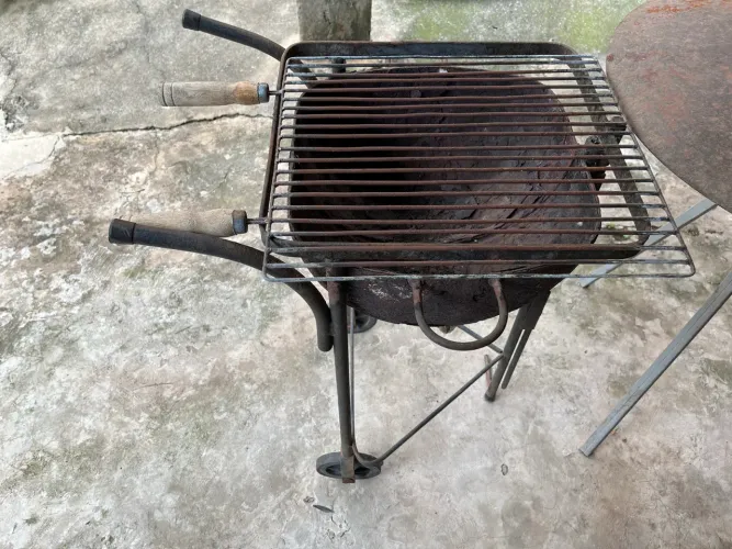churrasqueira portátil a carvão