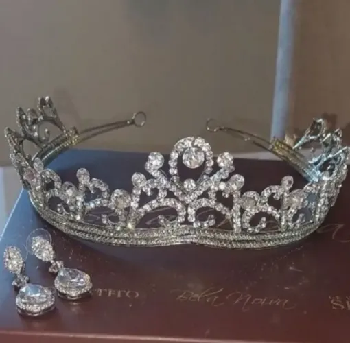 Coroa de noiva/ debutante e Brincos de Luxo em zirconia Bela noivas