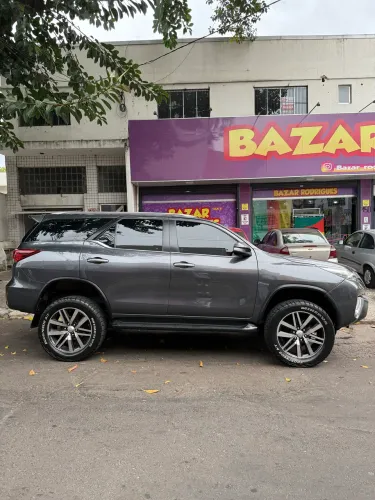 Toyota Hilux SW4 SRX 4X4 2.8 TDI 16V Dies. Aut. 2017