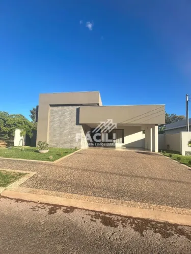 Vende-se Casa 3/4 sendo 2 Suítes no Condomínio Caribe Residence