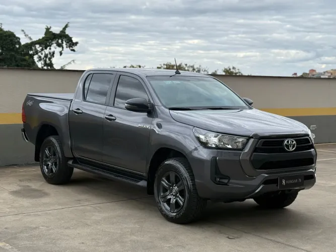 Toyota Hilux CD SR 4X4 2.8 TDI Diesel Aut. 2025