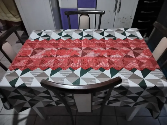 Caminho de Mesa em Triângulos com Renda