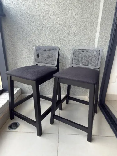 Kit 2 Banquetas Baixa Madeira Maciça Encosto Telinha Assento Estofado - Preto