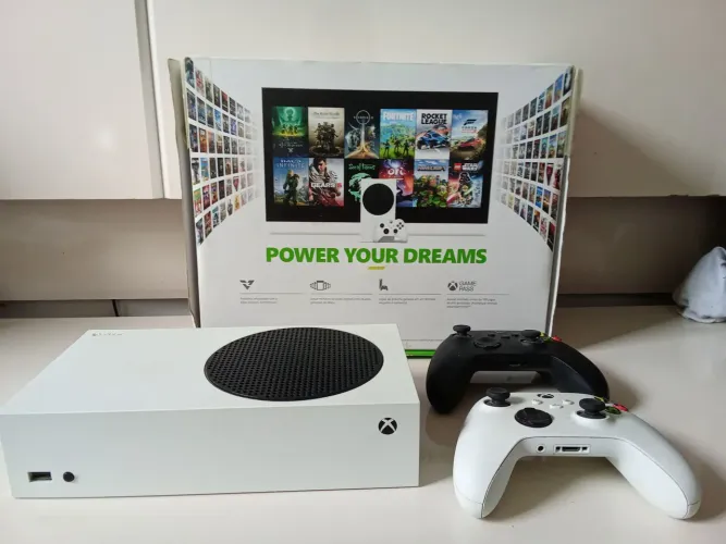 Console XBOX SERIES S 512G NOVÍSSIMO.