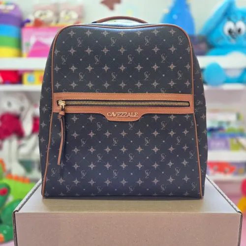Mochila Cavezzale Monograma Marrom e Detalhes em Couro