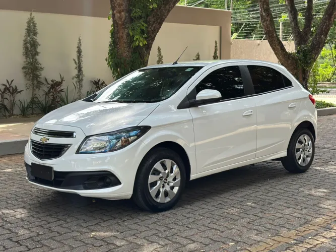 Chevrolet Onix Hatch LT 1.4 8V Flex Power Mec. 4P 2016
