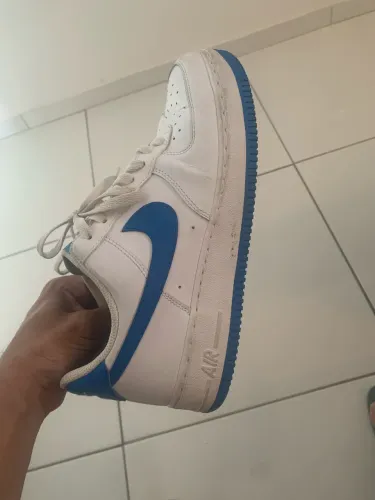 Air force branco e azul
