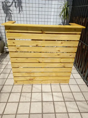 Balcão comercial em pinus