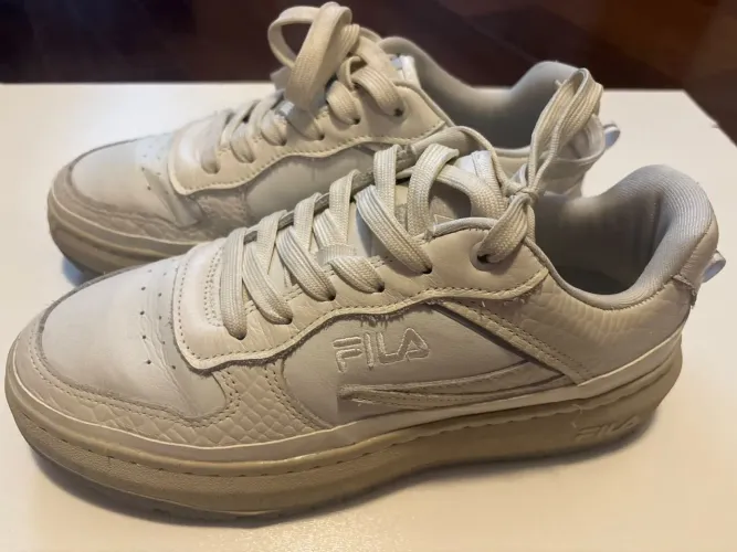 Fila bege 38