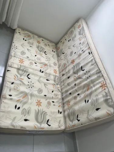 Vendo colchão de Solteiro D20 - conforto e suporte para sua noite! (Novíssimo) - cor clara