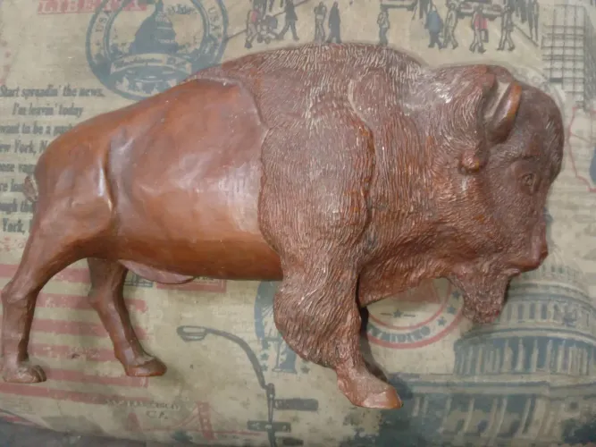 Estatueta vintage E Millburn Buffalo Bison 1988