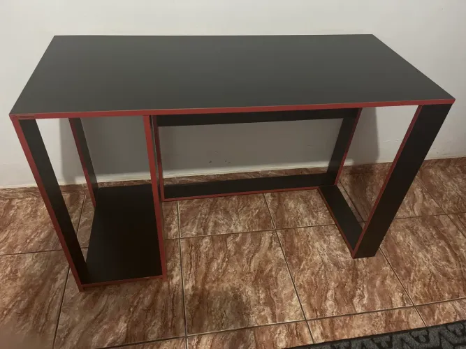 Mesa para Computador/Gamer Politorno Singapura com 1 Nicho - Preto/Vermelho