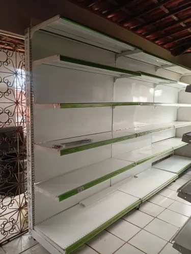 4 metros de gondolas reforcadas e altas 2500