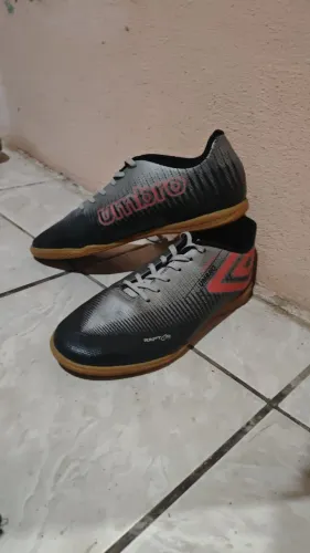 Chuteira Umbro Raptor Futsal Nº 43/44 - Ótimo Estado