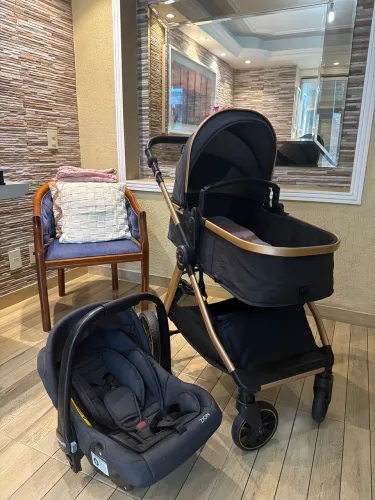 carrinho moisés com bebê conforto Marca INFANTI