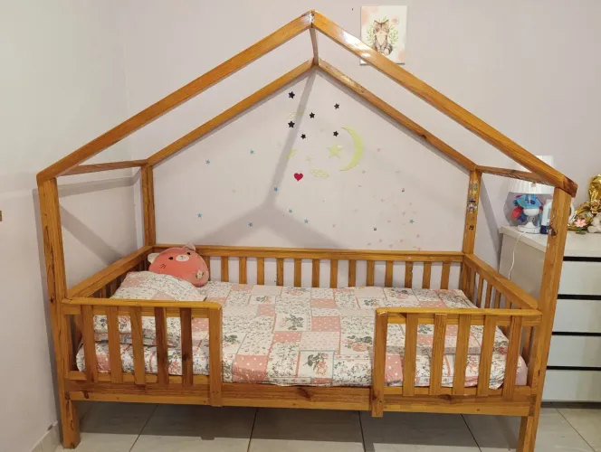 Cama de madeira - Casinha 