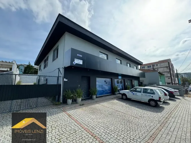 Imóvel para aluguel tem 170 metros quadrados em Anita Garibaldi - Joinville - SC