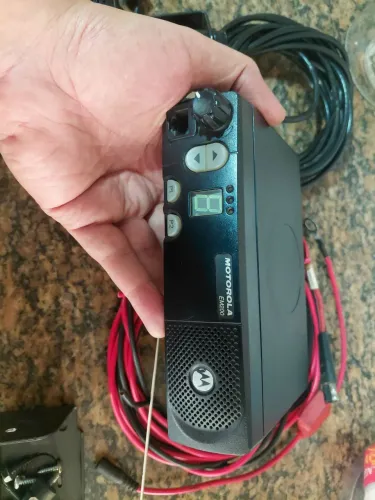 Kit de Rádio comunicação veicular Motorola EM200 VHF 45W