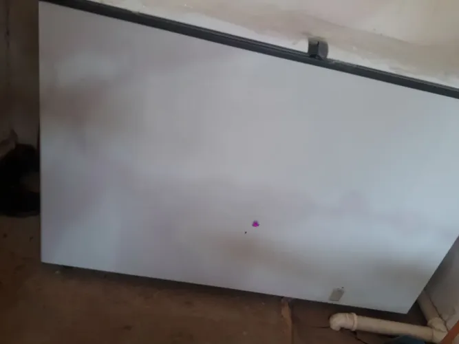 Freezer horizontal duas portas, semi novo