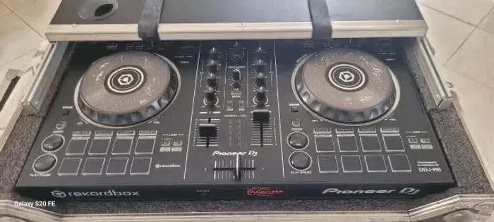 Controladora Pioneer DDJ-RB