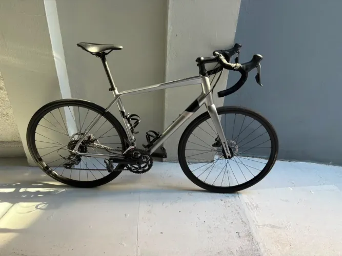 Bike Speed Felt VR 3.0 | Shimano Claris 16v | Freio a Disco | Garfo em Carbono