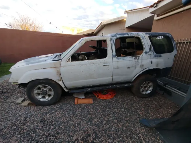 Nissan x terra para retirar peça