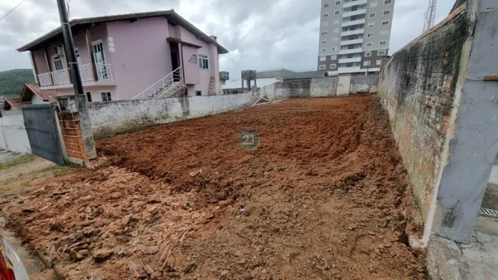 Vendo Terreno de 304mts no bairro Bela Vista, em São José.