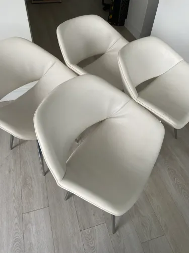 Conjunto de 4 cadeiras de courino para mesa de jantar