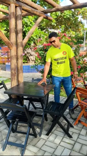 Mesas e cadeiras dobráveis cor preto