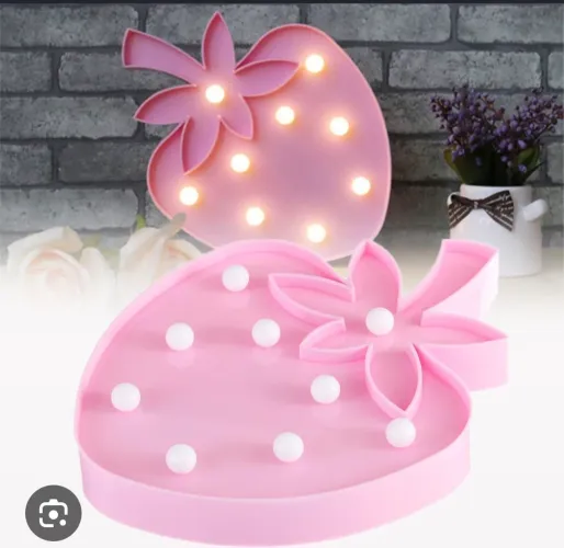 Luminária de LED em formato de morango
