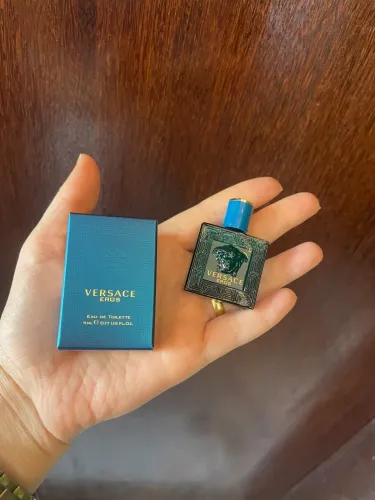 Miniatura perfume importado.