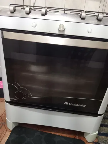 Fogão 5 bocas marca Continental e micro-ondas marca Electrolux em ótimo estado 