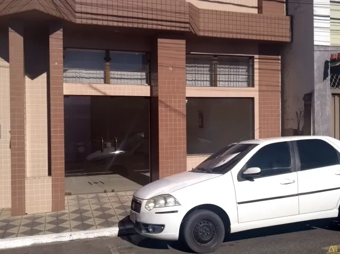 Ótimo ponto comercial no Centro de Pouso Alegre! Localizado em rua com alto fluxo de pesso