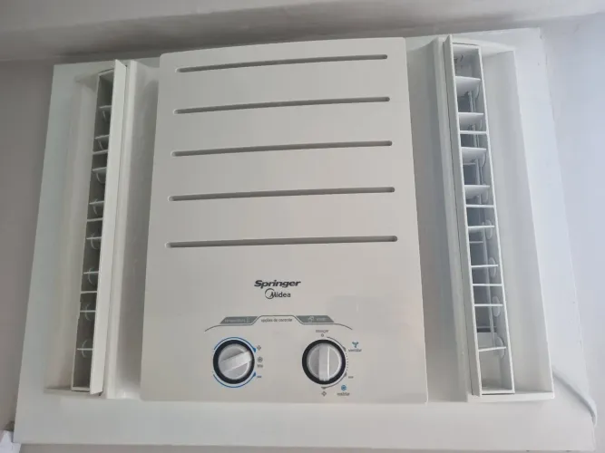 Ar condicionado Springer Midea 10.000 BTUs ACJ / Janela 