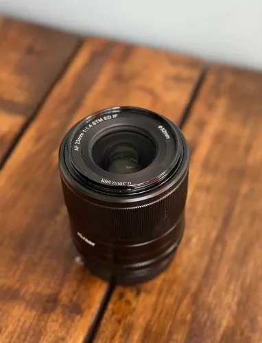 Lente Viltrox 23mm 1.4