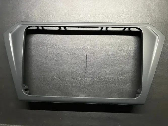 Moldura painel central rádio multimídia Gol/Voyage/Saveiro G7 e G8 - 5U0 858 061