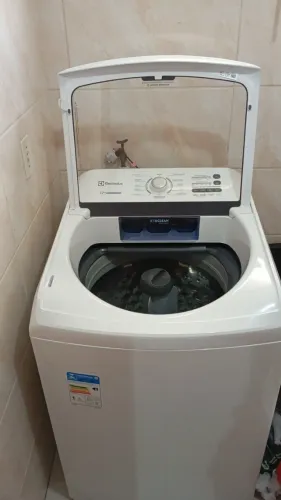 Máquina de lavar Eletrolux semi-nova