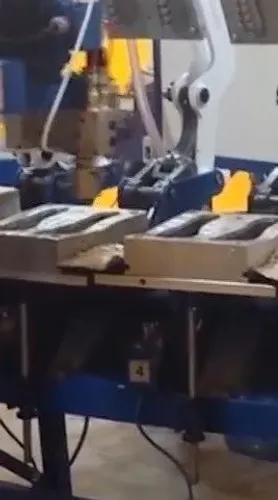 Máquina TECUZI T40 30 para produção de EPIs