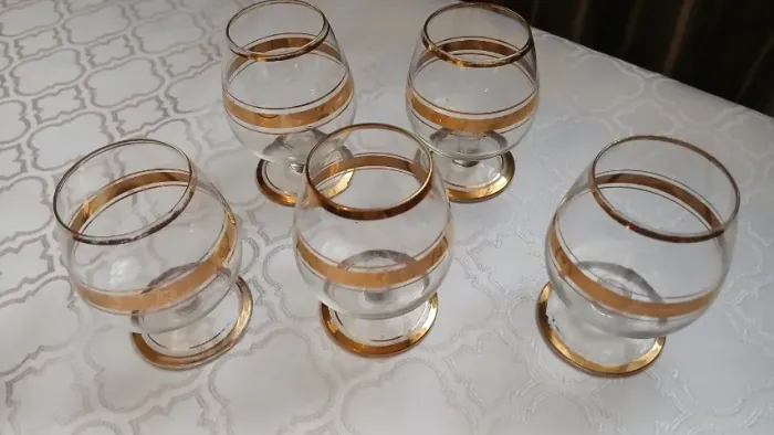 TAÇAS PARA CONHAQUE - VINTAGE - COM DETALHES EM OURO