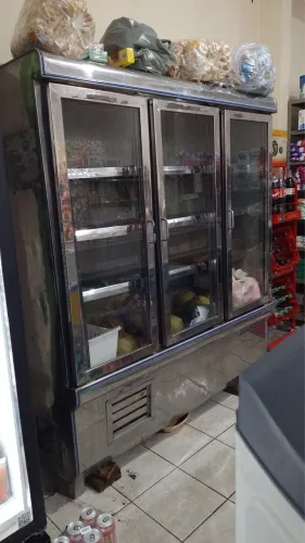 Freezer 3 portas auto serviço
