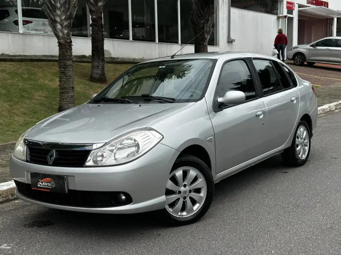 Renault Symbol Privilège Hi-flex 1.6 16V 4P 2010