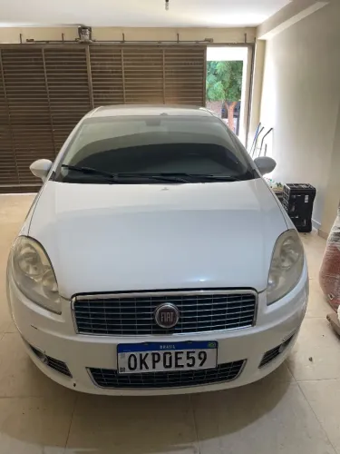 Fiat Linea Essence Dualogic 1.8 Flex 16V 4P 2013