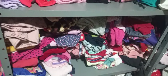 150 peças de roupas de minina tamanhos variados 6,8,10,12,14
