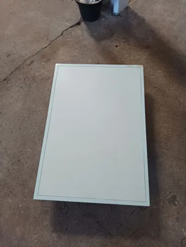 Base Metálica para Expositor ou Vitrine 85 X 58 cm - Resistente 