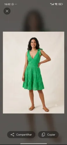 Vestido verde em carsa
