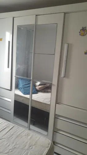 Vende-se Guarda roupa e cama de casal 