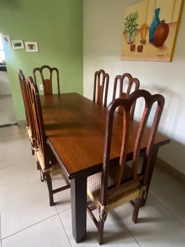 Mesa de madeira Sucupira