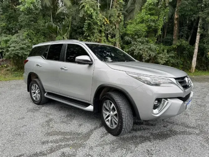 Toyota Hilux SW4 SRX 4X4 2.8 TDI 16V Dies. Aut. 2019