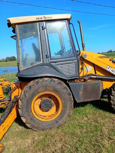 Retroescavadeira JCB 3 c