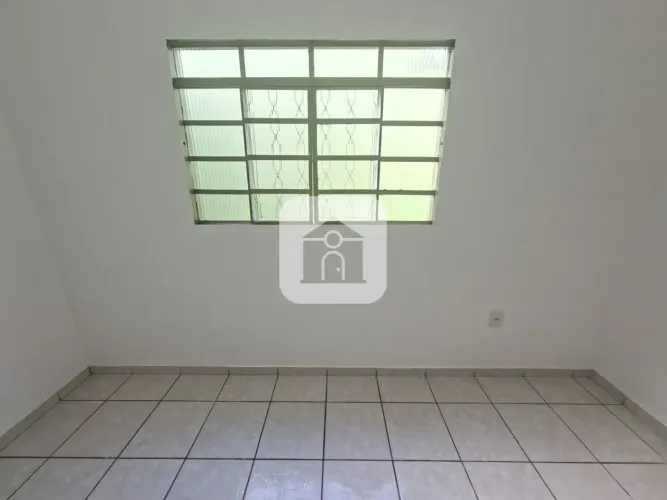 Casa para locação no bairro Planalto